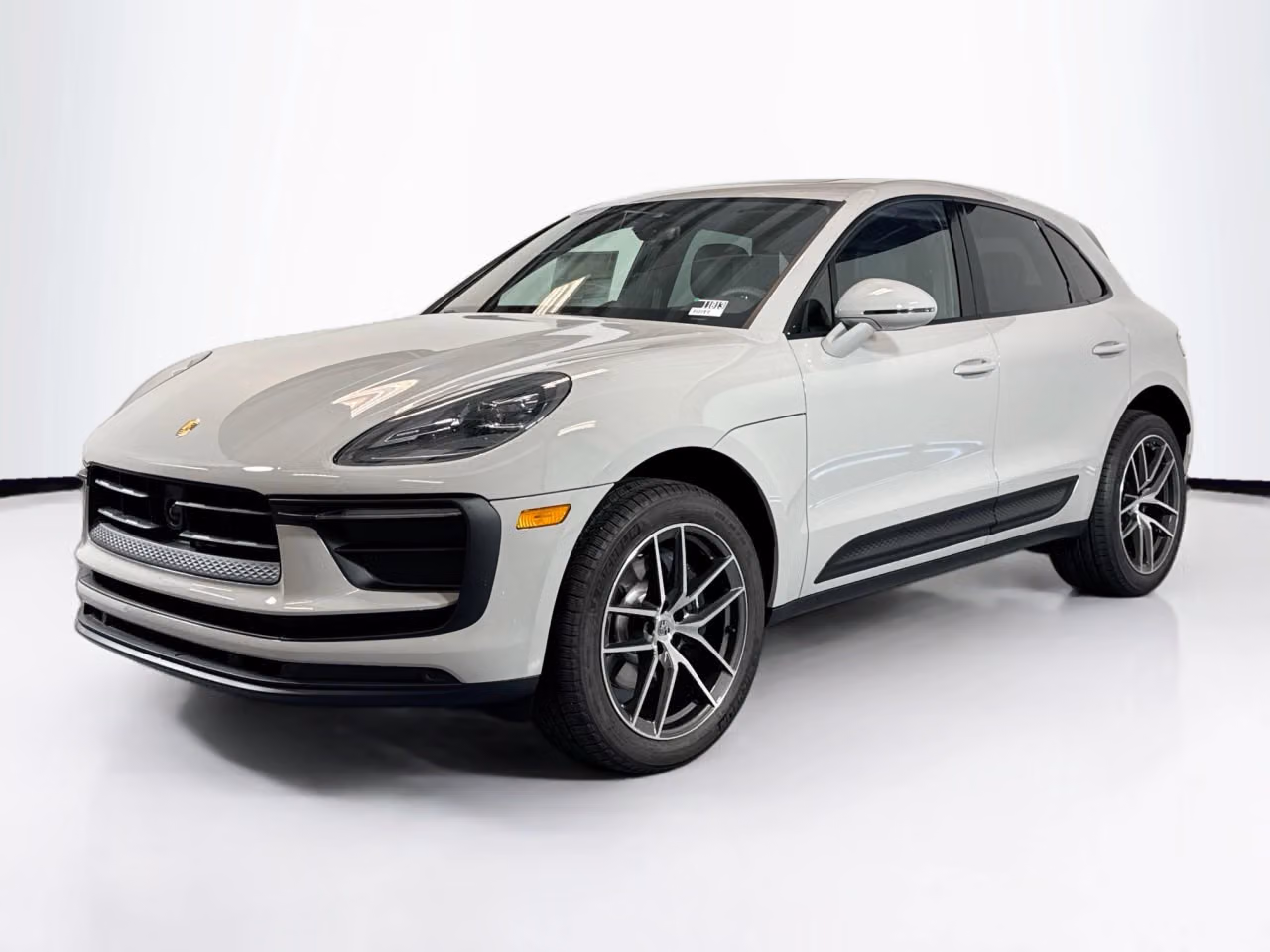 2026 Porsche Macan Base - Photo 4