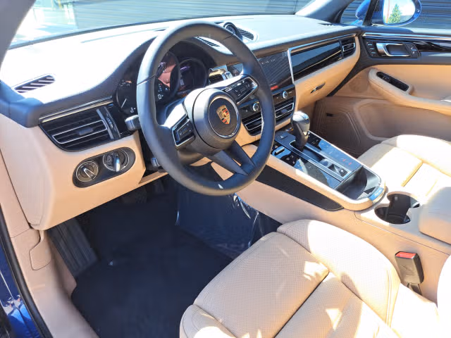 2025 Porsche Macan Base - Photo 26