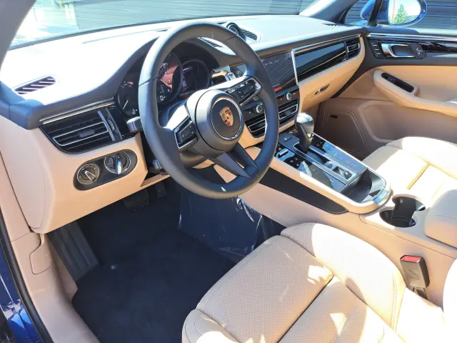 2025 Porsche Macan Base - Photo 30