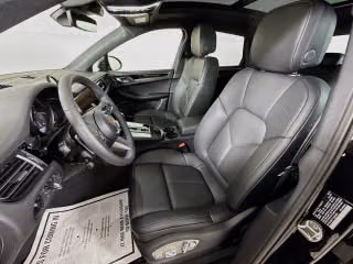 2026 Porsche Macan T - Photo 33