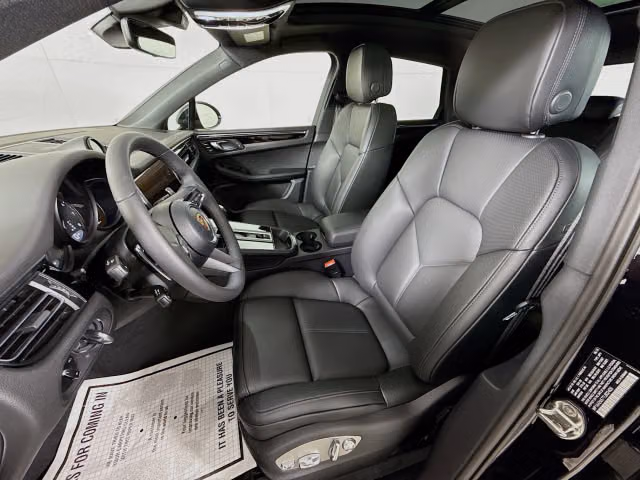 2026 Porsche Macan T - Photo 34