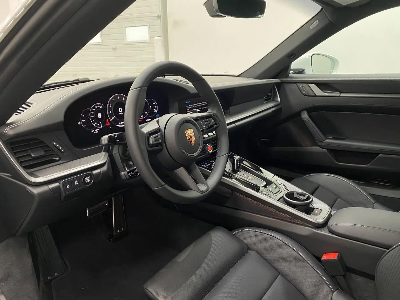 2026 Porsche 911 S - Photo 32