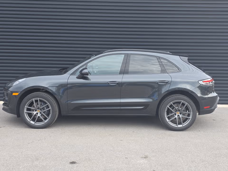 2026 Porsche Macan Base - Photo 11
