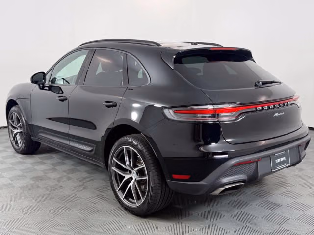 2026 Porsche Macan Base - Photo 18