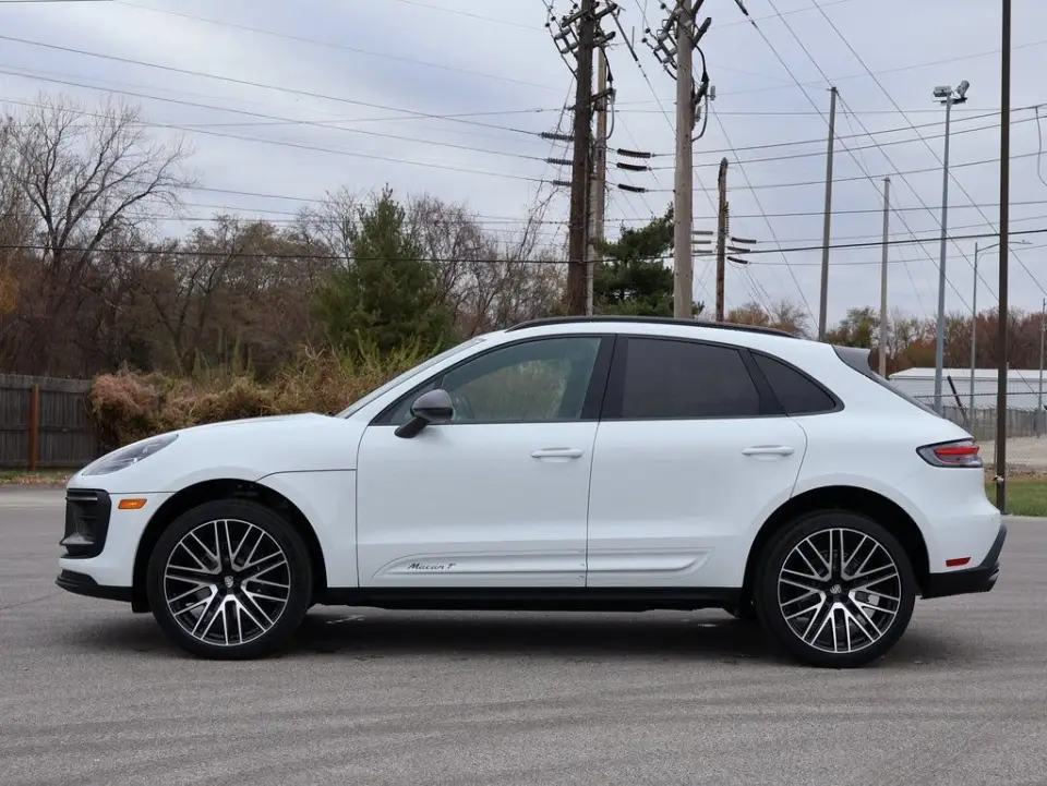 2026 Porsche Macan T - Photo 15