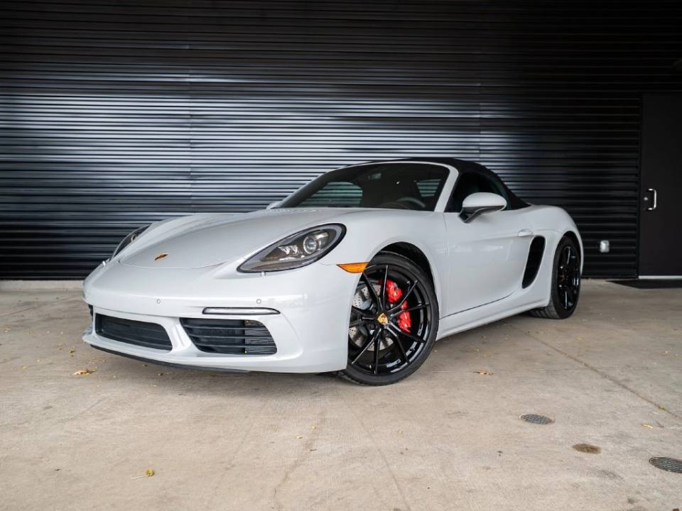 2025 Porsche 718