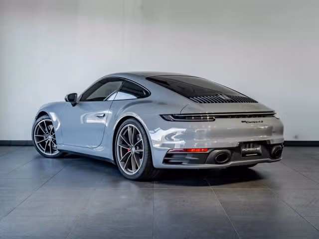 2024 Porsche 911 - Photo 18