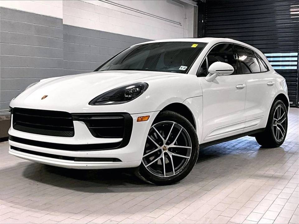 2022 Porsche Macan Base