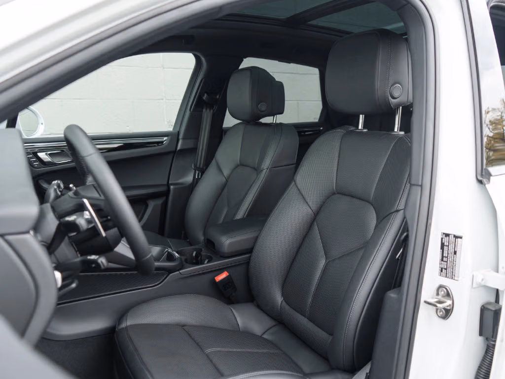 2026 Porsche Macan Base - Photo 36