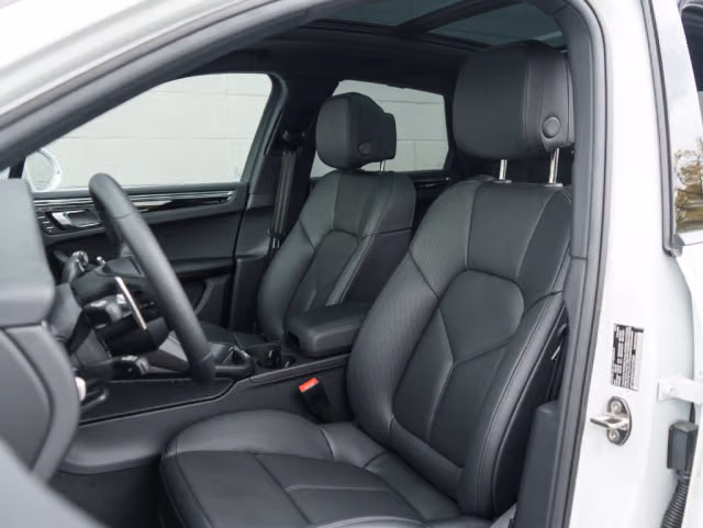 2026 Porsche Macan Base - Photo 34