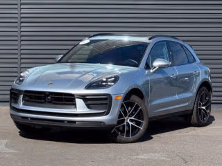 2025 Porsche Macan's photo