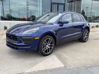 2025 Porsche Macan's photo