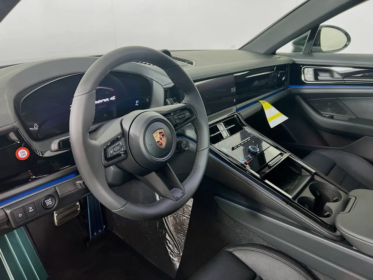 2026 Porsche Panamera 4 E-Hybrid - Photo 32