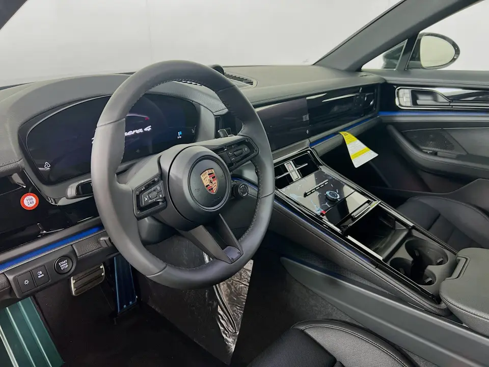 2026 Porsche Panamera 4 E-Hybrid - Photo 31