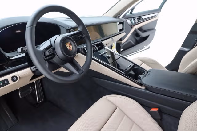 2025 Porsche Panamera Base - Photo 26