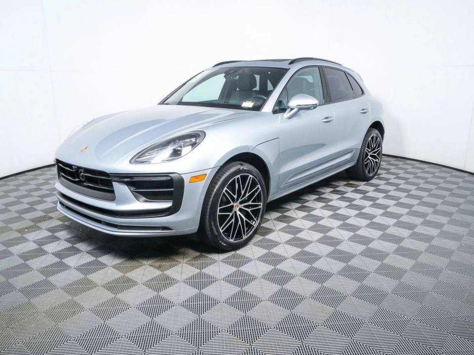 2025 Porsche Macan T