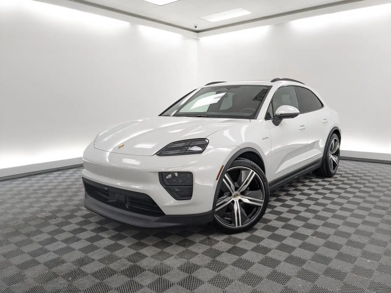 2025 Porsche Macan Base - Photo 8