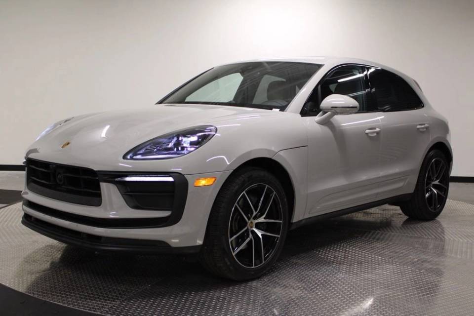 2026 Porsche Macan Base