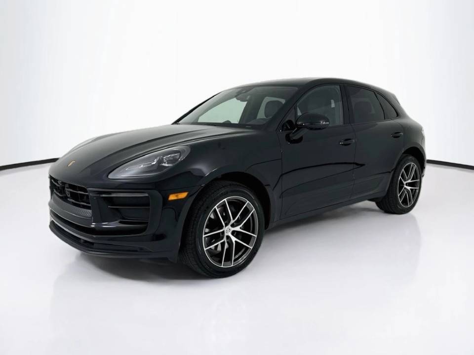 2025 Porsche Macan Base