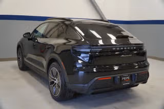 2026 Porsche Macan S - Photo 17