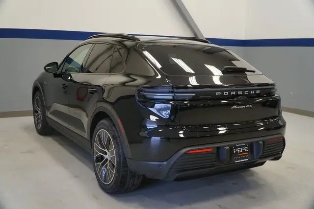 2026 Porsche Macan S - Photo 23