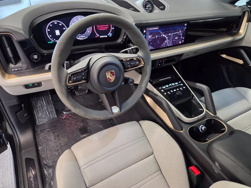 2025 Porsche Cayenne Coup GTS - Photo 31