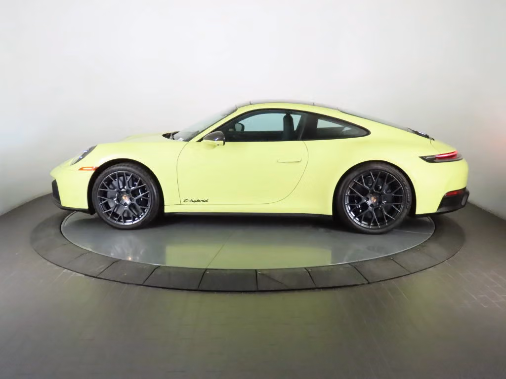 2025 Porsche 911 GTS - Photo 12
