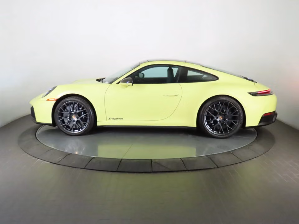 2025 Porsche 911 GTS - Photo 11