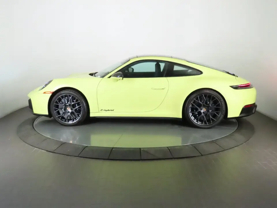 2025 Porsche 911 GTS - Photo 15
