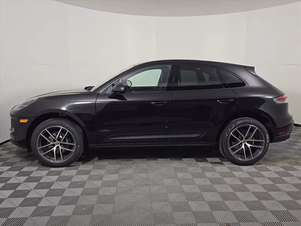 2026 Porsche Macan Base - Photo 11