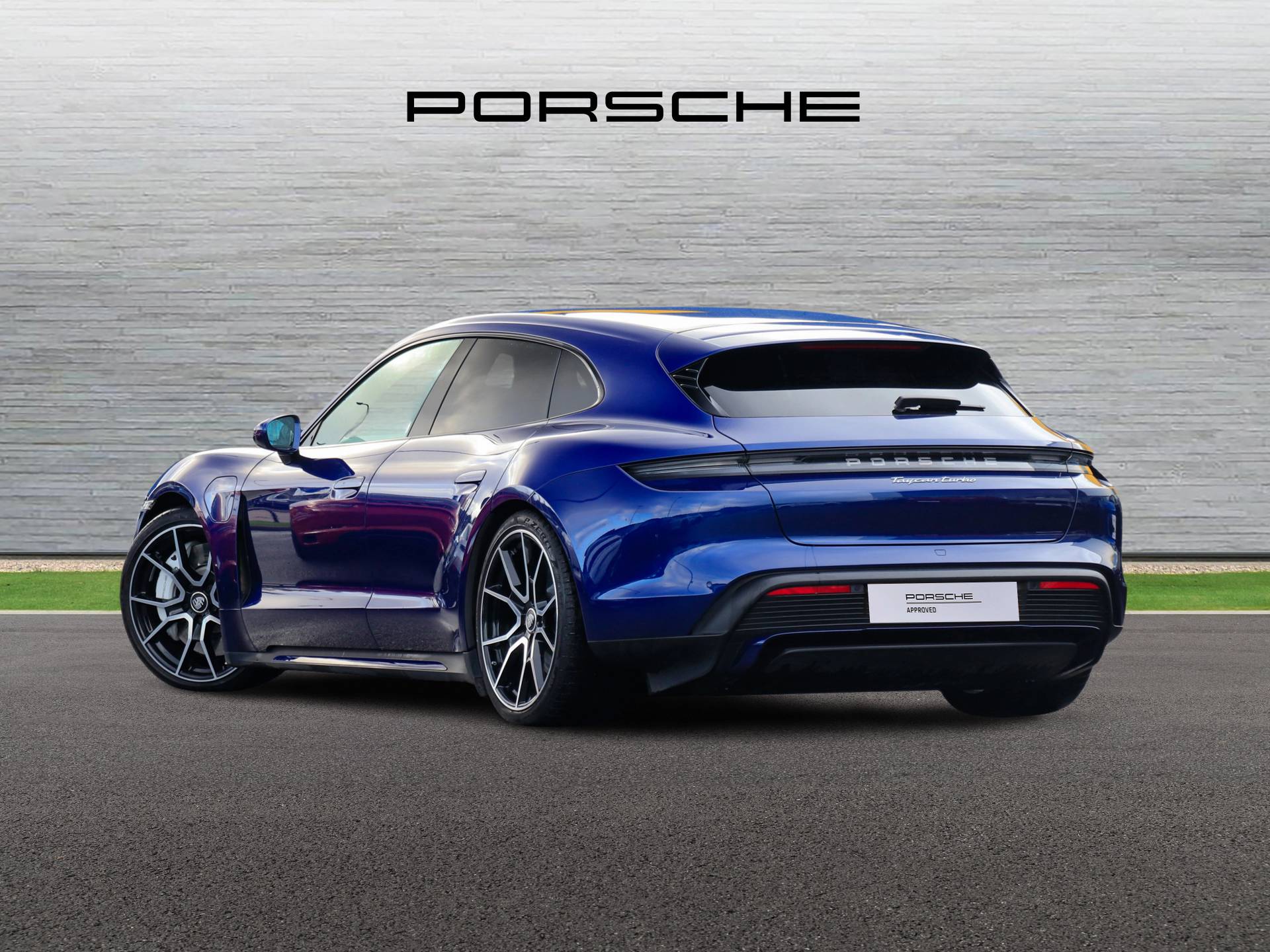 Taycan Turbo Sport Turismo, photo 2 of 34