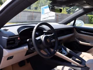 2025 Porsche Macan Base - Photo 17