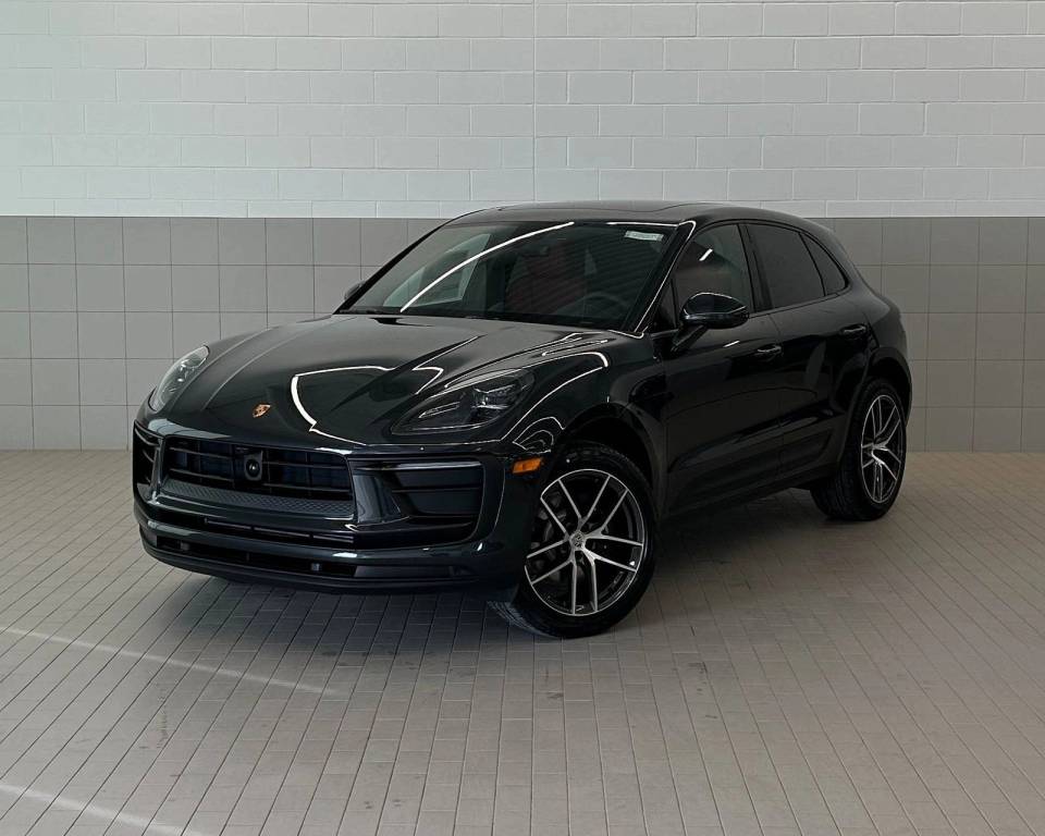 2026 Porsche Macan Base