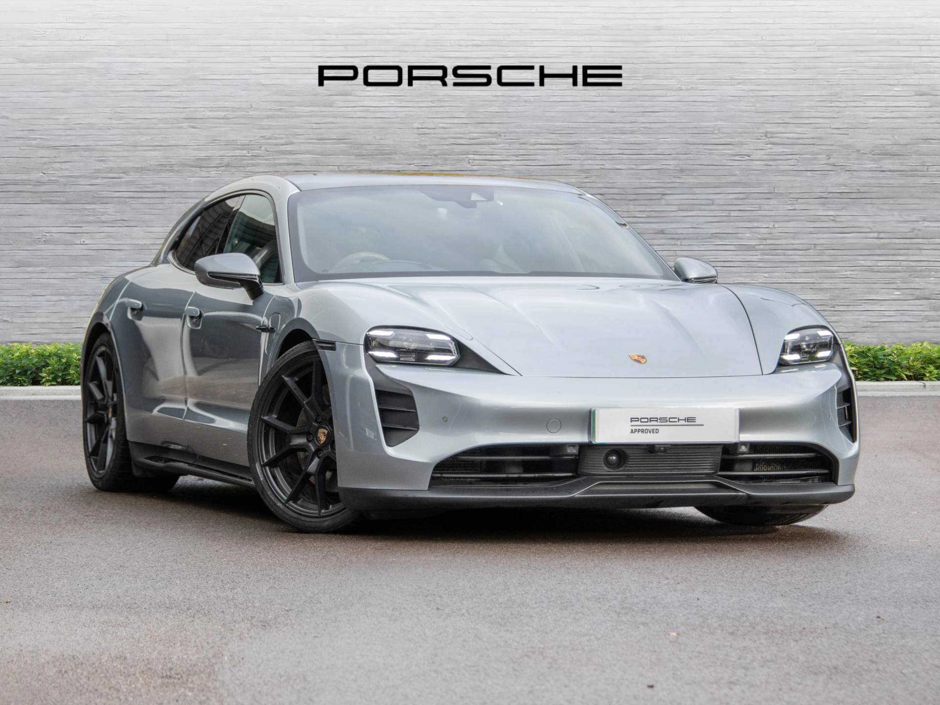 Taycan GTS Sport Turismo, photo 1 of 67