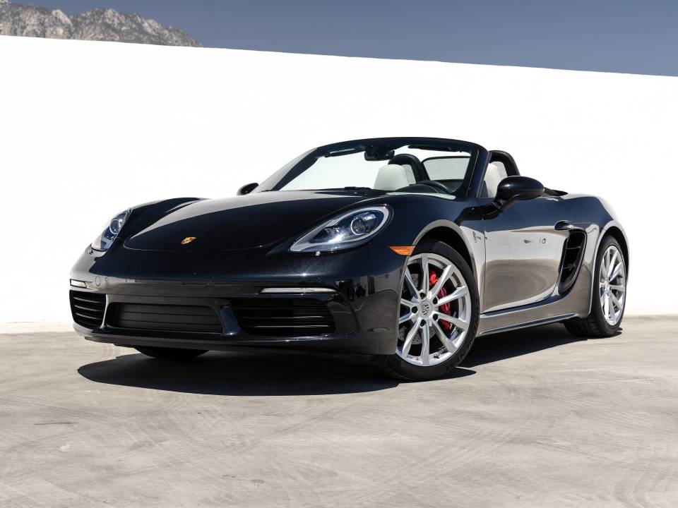 Buy a new or used Porsche 718 Boxster