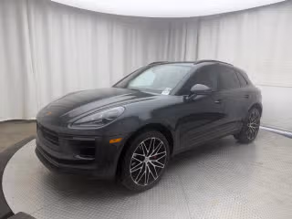 2024 Porsche Macan S's photo