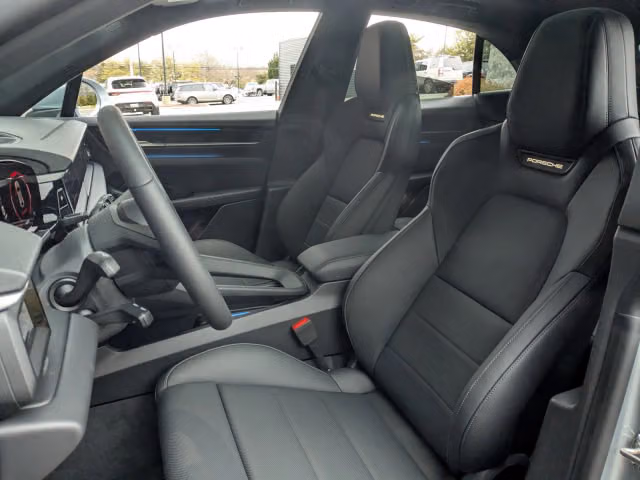 2025 Porsche Macan Base - Photo 34