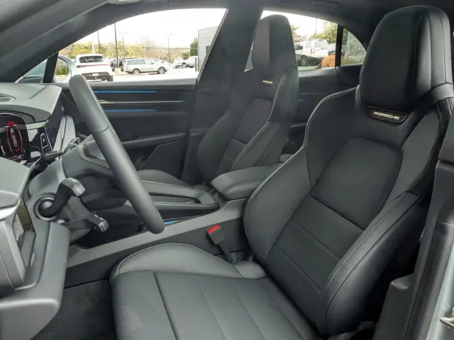 2025 Porsche Macan Base - Photo 38