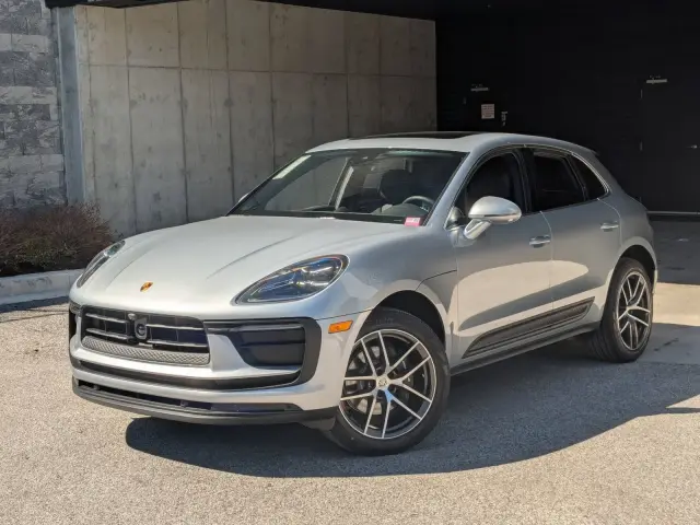 2026 Porsche Macan T - Photo 6