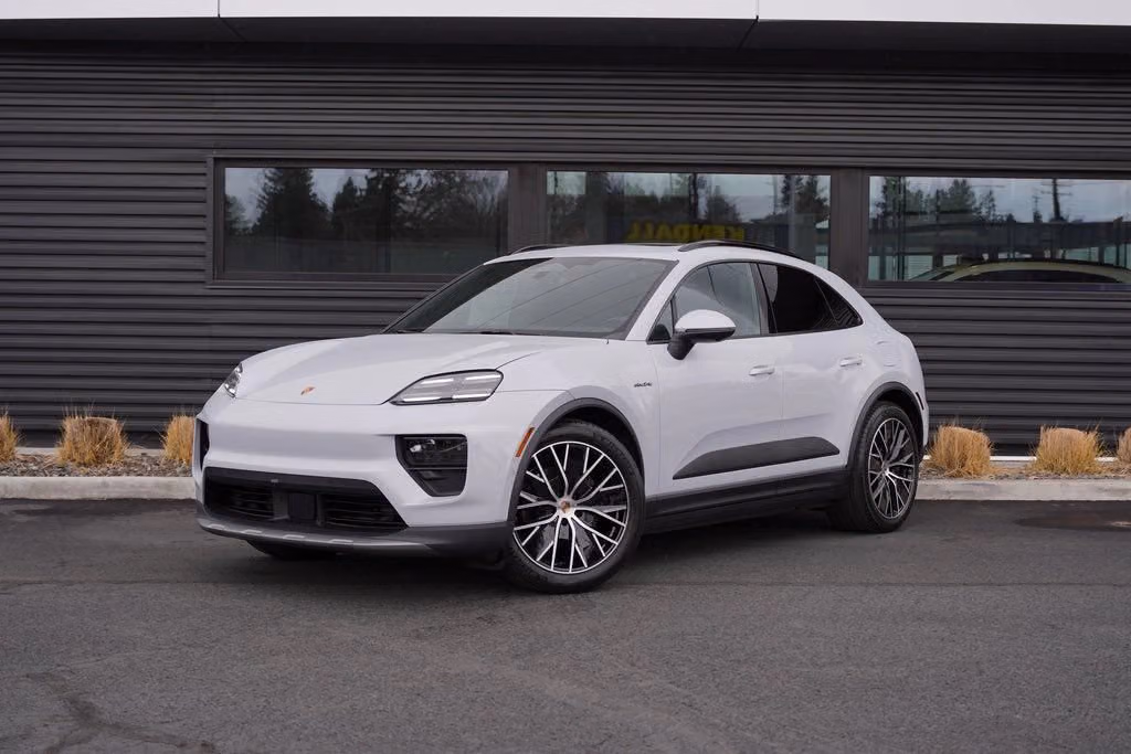 2026 Porsche Macan Base - Photo 4