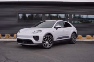 2026 Porsche Macan Base - Photo 1