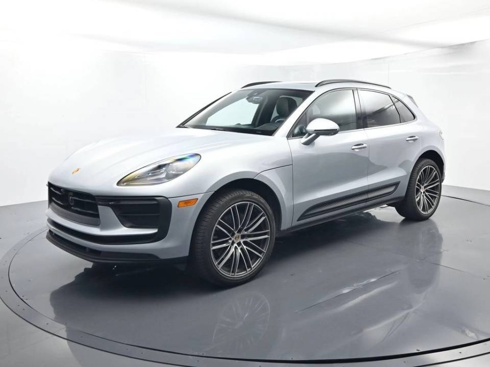 2026 Porsche Macan T