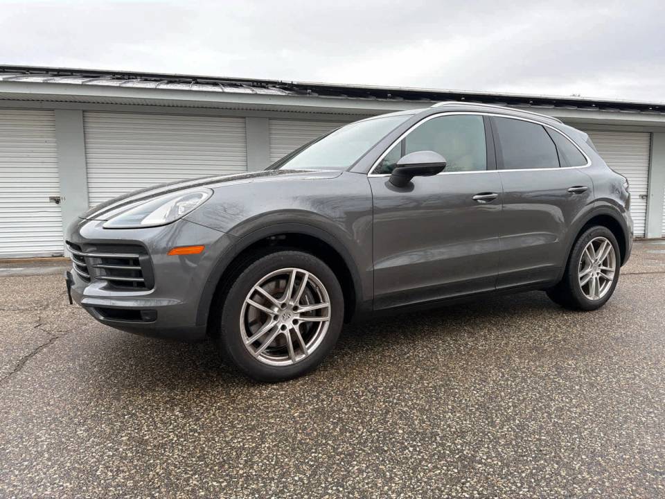 2023 Porsche Cayenne Base