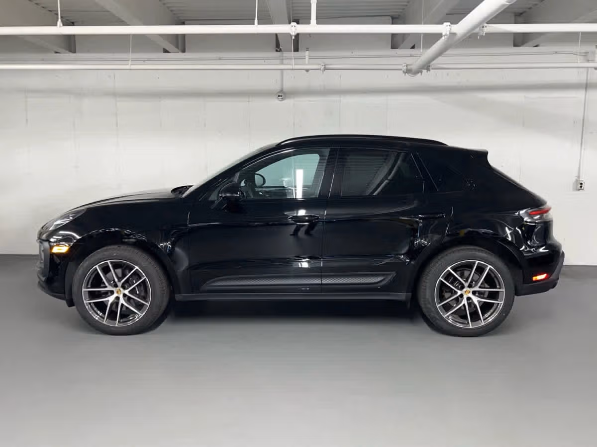 2026 Porsche Macan - Photo 12