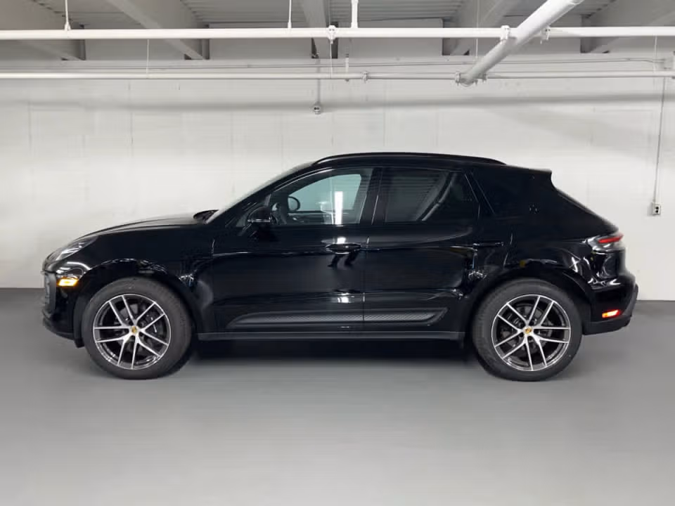 2026 Porsche Macan - Photo 11