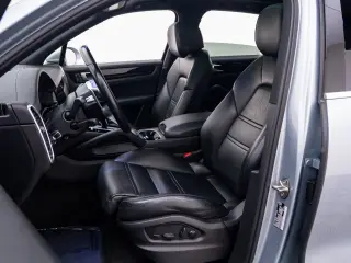 2023 Porsche Cayenne Base - Photo 37
