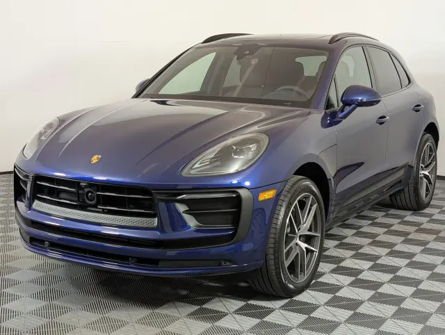 2025 Porsche Macan T - Photo 6