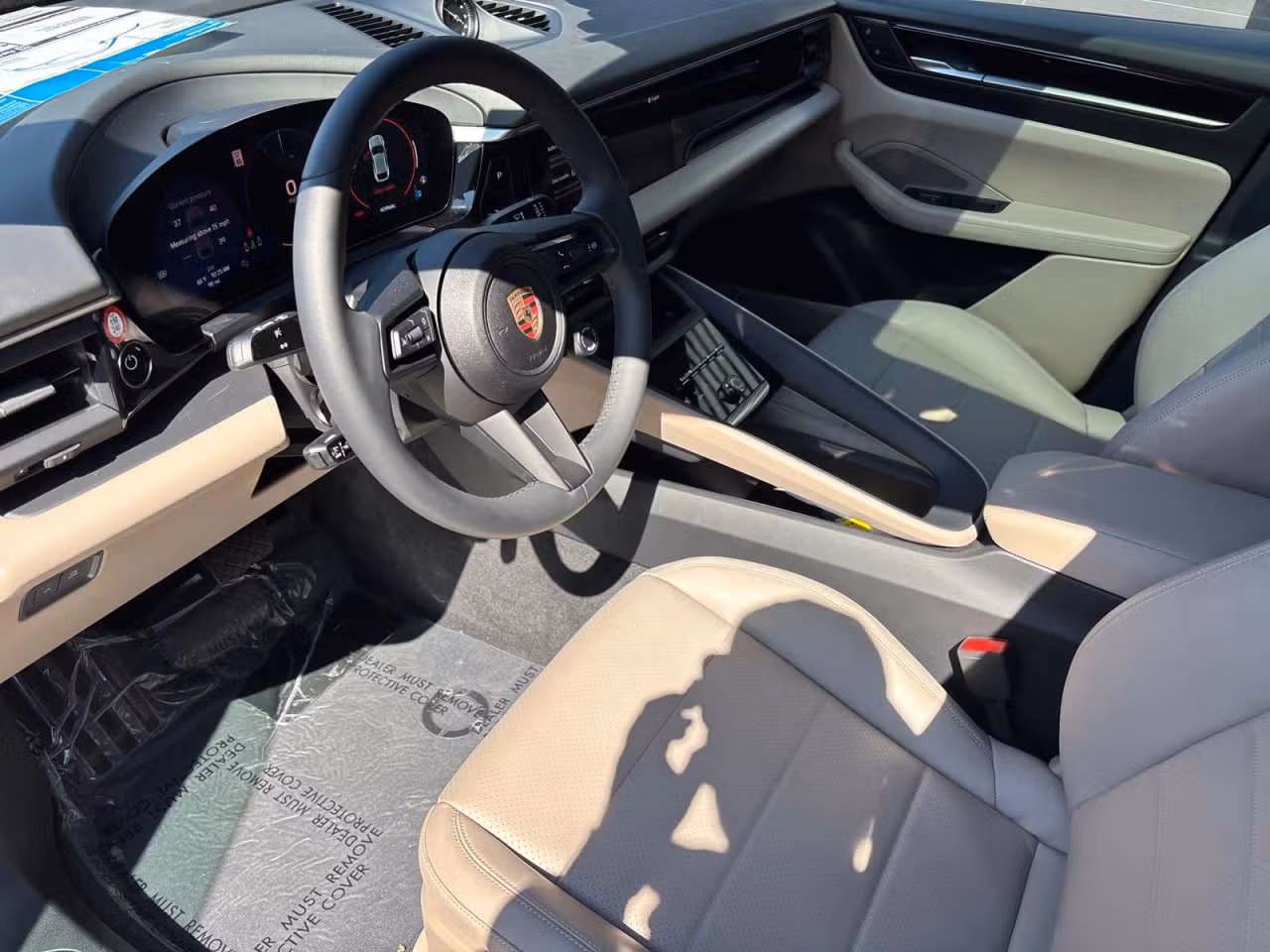 2025 Porsche Macan Base - Photo 20