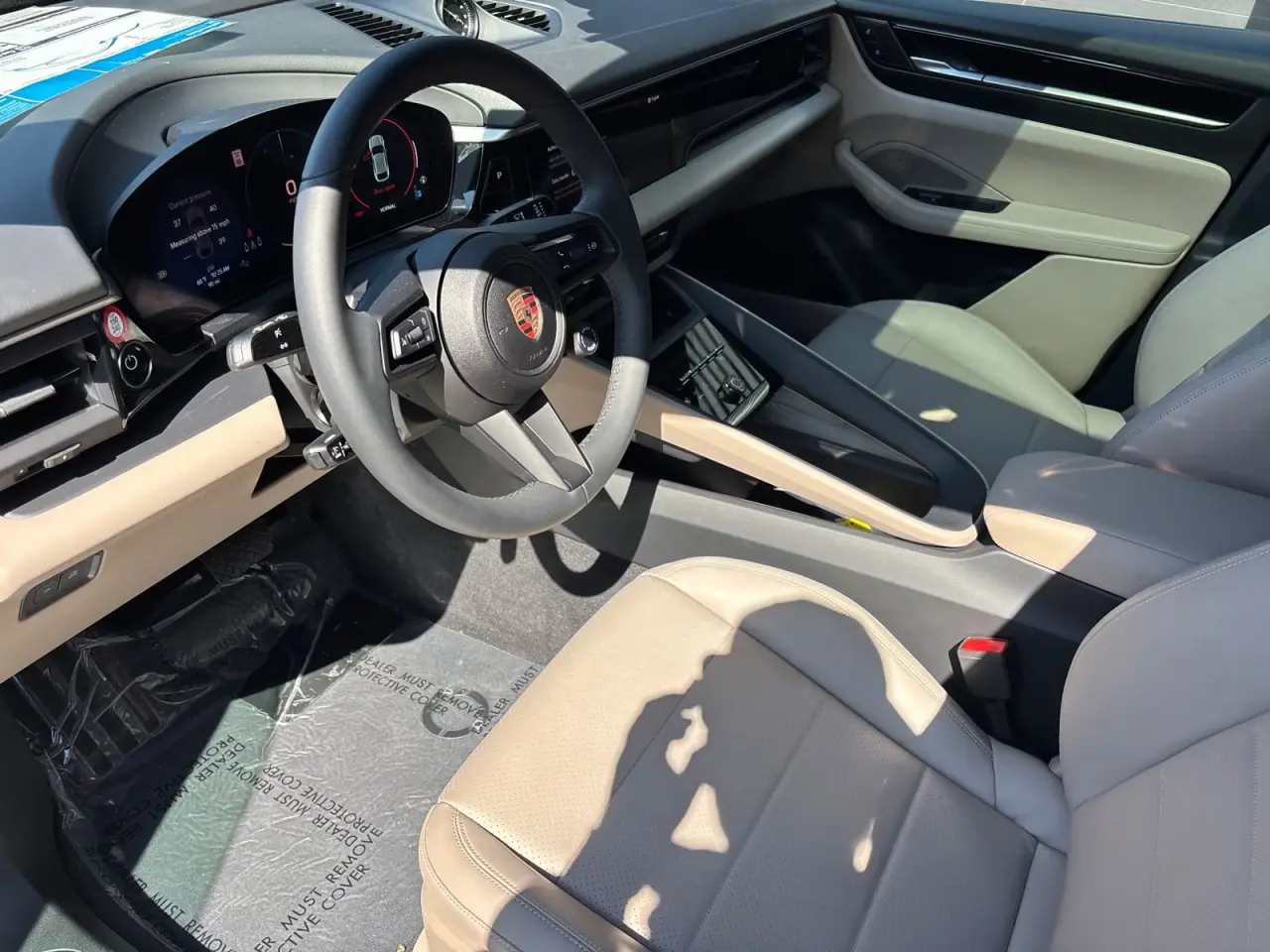 2025 Porsche Macan Base - Photo 24