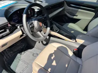 2025 Porsche Macan Base - Photo 21